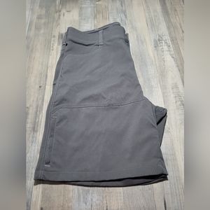 Wrangler Men's Cargo Shorts Gray Size 40. Styles Outdoors Pockets